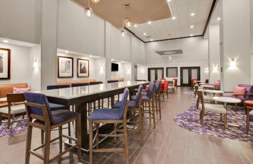 Flint Hotel | Hampton Inn and Suites Flint/Grand Blanc