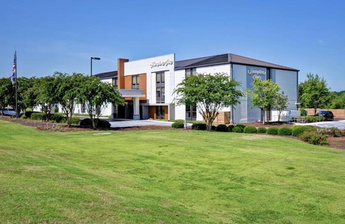Auburn Hotel | Hampton Inn Auburn