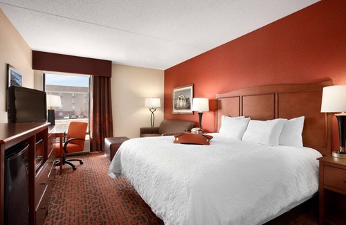 Braintree Hotel | Hampton Inn Boston/Braintree
