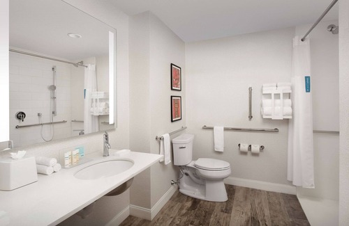 Chelsea Hotel | Hampton Inn Boston Logan Airport Chelsea