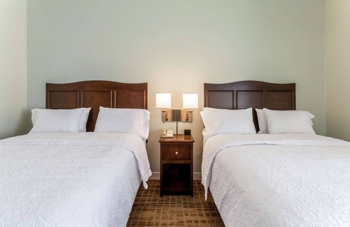 Peabody Hotel | Hampton Inn Boston/Peabody