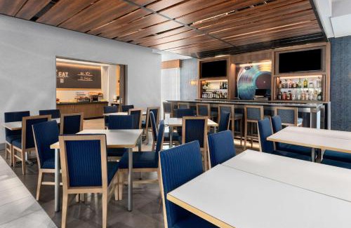 Nashville Hotel | Hampton Inn by Hilton Nashville Airport Century Place