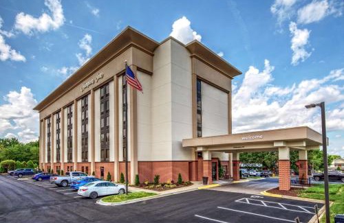 University Place Hotel | Hampton Inn Charlotte University Place
