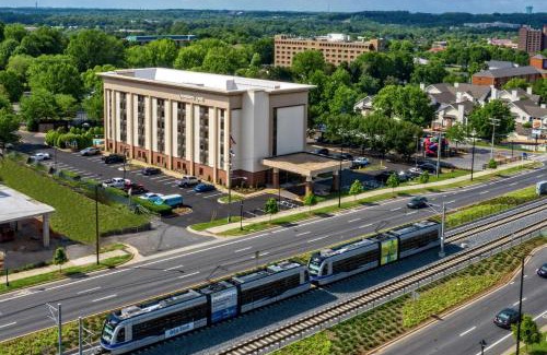 University Place Hotel | Hampton Inn Charlotte University Place