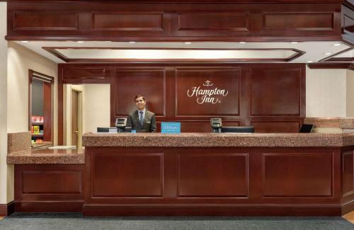 Potomac Falls Hotel | Hampton Inn Dulles/Cascades