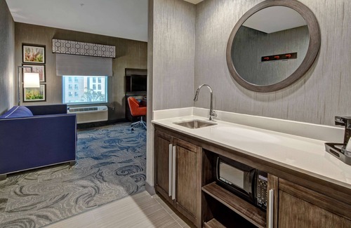 Roosevelt Hotel | Hampton Inn Fresno Airport