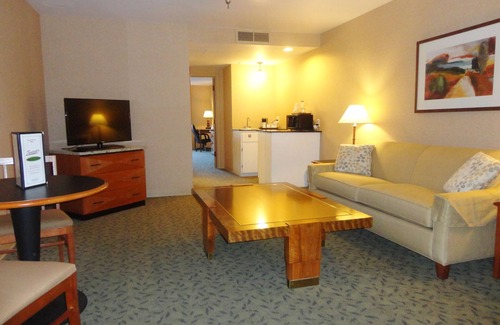 Glendale Hotel | Hampton Inn Glendale Milwaukee, WI