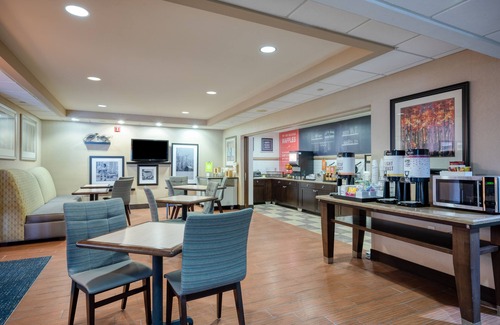 Janesville Hotel | Hampton Inn Janesville
