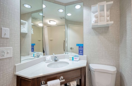 Janesville Hotel | Hampton Inn Janesville