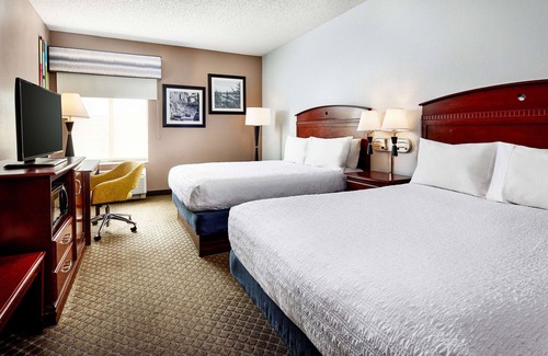 Longmont Hotel | Hampton Inn Longmont