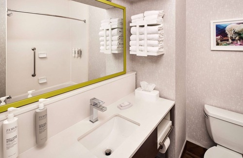 Longmont Hotel | Hampton Inn Longmont