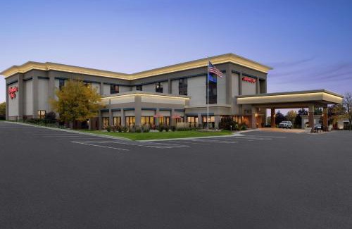 Brookfield Hotel | Hampton Inn Milwaukee Brookfield