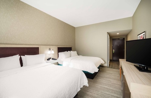 Newport Hotel | Hampton Inn Newport