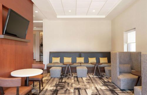 East Bayside Hotel | Hampton Inn Portland Downtown Waterfront