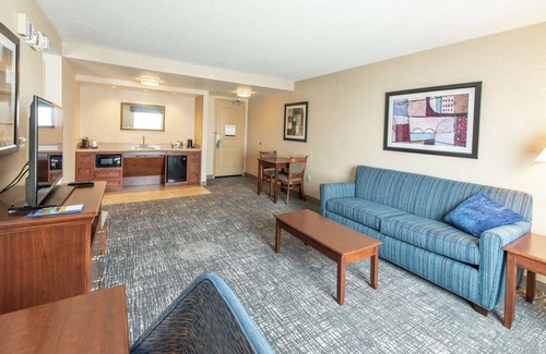 Presque Isle Hotel | Hampton Inn Presque Isle Maine