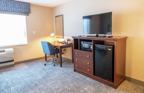 Presque Isle Hotel | Hampton Inn Presque Isle Maine