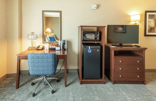 Presque Isle Hotel | Hampton Inn Presque Isle Maine