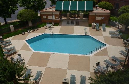 Northeast Raleigh Hotel | Hampton Inn Raleigh Capital Blvd North