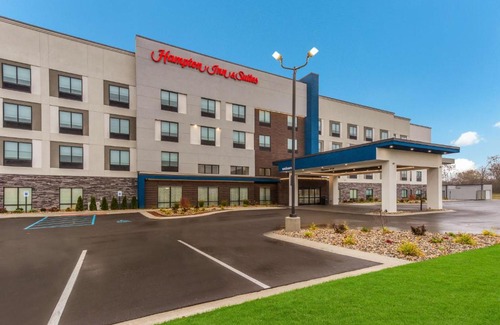 Benton Harbor Hotel | Hampton Inn & Suites Benton Harbor, MI