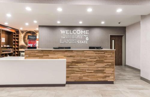 Benton Harbor Hotel | Hampton Inn & Suites Benton Harbor, MI