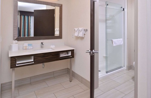 Southern Crossing Hotel | Hampton Inn & Suites Bend