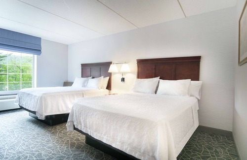 Lenox Hotel | Hampton Inn & Suites Berkshires-Lenox