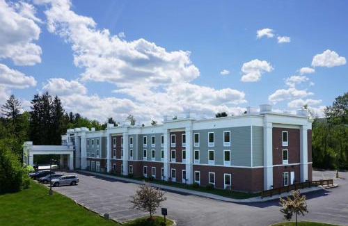 Lenox Hotel | Hampton Inn & Suites Berkshires-Lenox