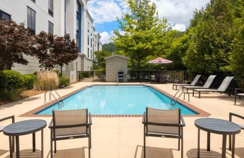 Crestline Heights Hotel | Hampton Inn & Suites Birmingham/280 East-Eagle Point