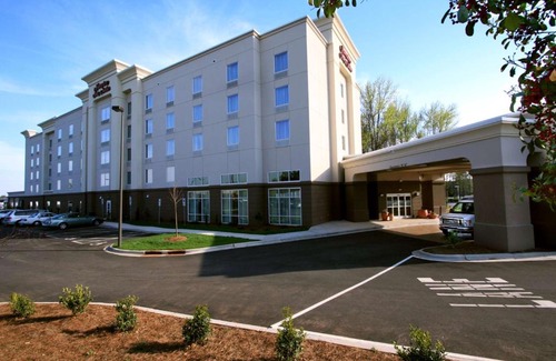 Paw Creek Hotel | Hampton Inn & Suites Charlotte-Airport