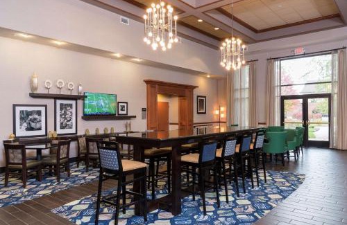 Okemos Hotel | Hampton Inn & Suites East Lansing