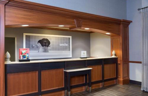 Okemos Hotel | Hampton Inn & Suites East Lansing