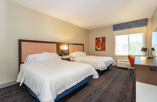 Woodlands Village Hotel | Hampton Inn & Suites Flagstaff