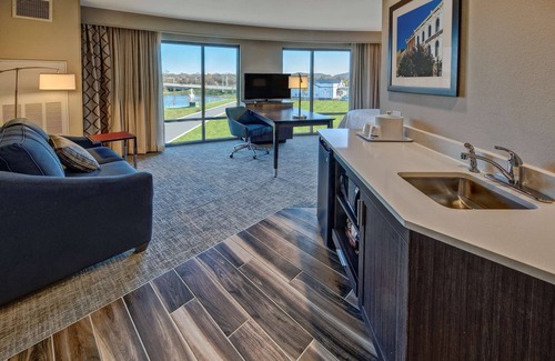 Franklin Hotel | Hampton Inn & Suites Franklin Berry Farms
