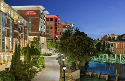 Greenville Downtown Hotel | Hampton Inn & Suites Greenville-Downtown-Riverplace