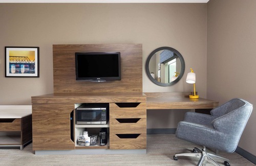 Harrisburg Hotel | Hampton Inn & Suites Harrisburg/North