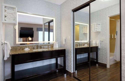 Harvey Hotel | Hampton Inn & Suites Harvey/New Orleans West Bank