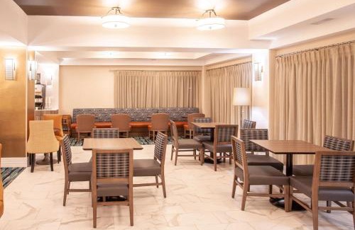 Jackson Hotel | Hampton Inn & Suites Jackson Coliseum