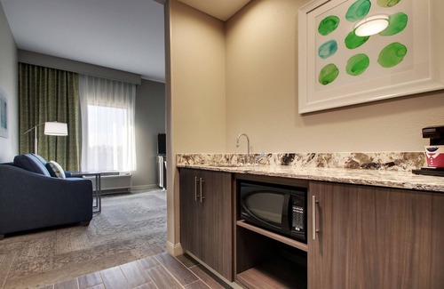 Southeast Raleigh Hotel | Hampton Inn & Suites Knightdale Raleigh