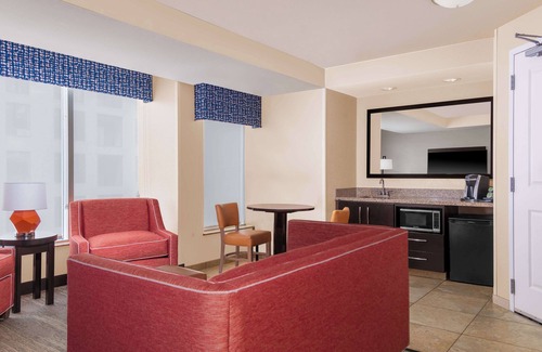 Madison Hotel | Hampton Inn & Suites Madison/Downtown