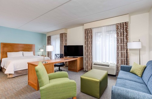 Manchester Hotel | Hampton Inn & Suites Manchester