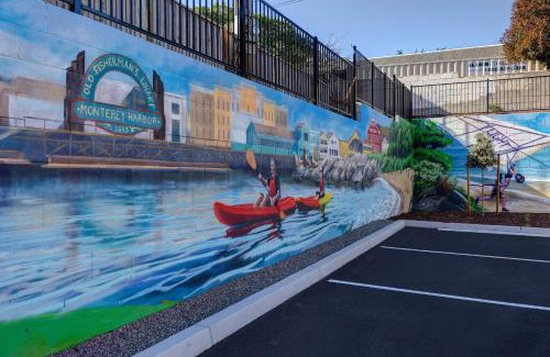 Marina Hotel | Hampton Inn & Suites Marina