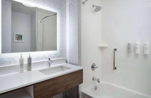 White Station Hotel | Hampton Inn & Suites Memphis East Germantown Area