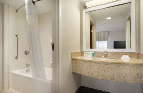 Middletown Hotel | Hampton Inn & Suites Newport/Middletown