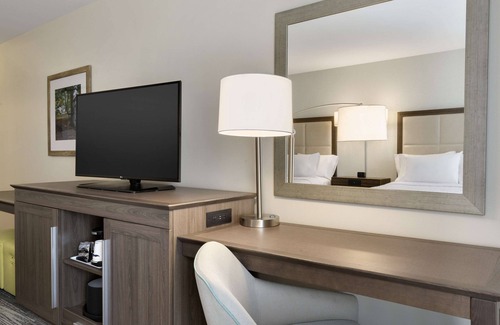 Niles Hotel | Hampton Inn & Suites Niles/Warren