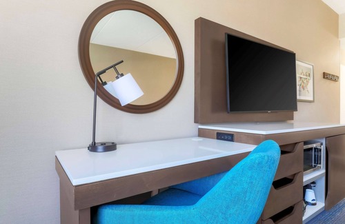 Downtown Pittsburgh Hotel | Hampton Inn & Suites Pittsburgh-Downtown