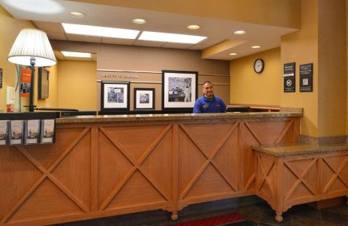 Pueblo Hotel | Hampton Inn & Suites Pueblo-Southgate