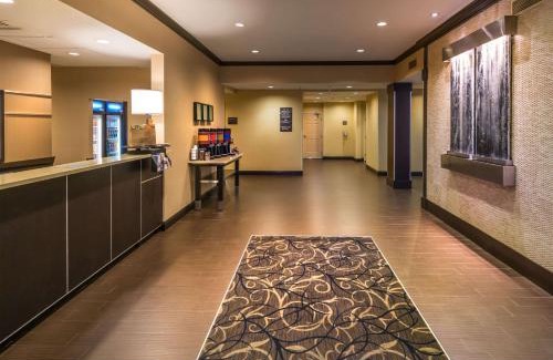 Reno/Tahoe Airport Hotel | Hampton Inn & Suites Reno
