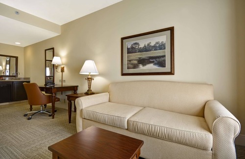 Yamacraw Village Hotel | Hampton Inn & Suites Savannah Historic District