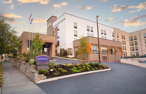 Lower Queen Anne Hotel | Hampton Inn & Suites Seattle-Downtown