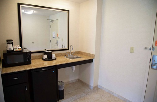 West Middlesex Hotel | Hampton Inn & Suites Sharon